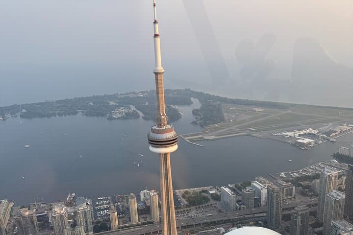 Toronto Skyline Helicopter Tour: CN Tower Loop Over Lake Ontario photo 3