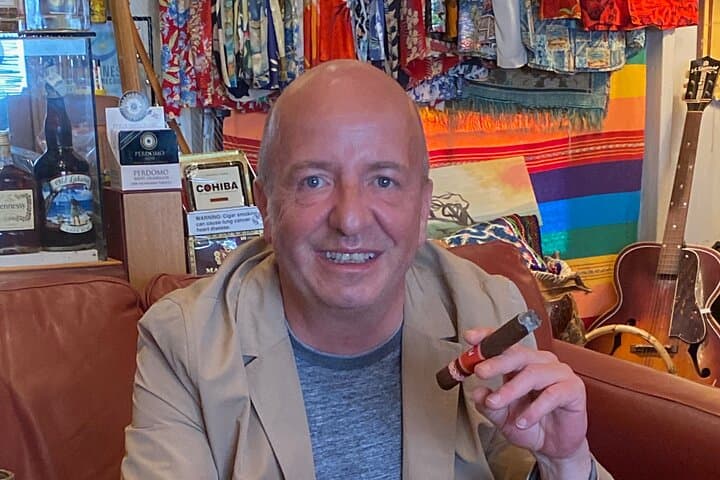 Sunset Cigars at Puʻu Kehoni: Private Hawi Viewpoint Experience photo 4