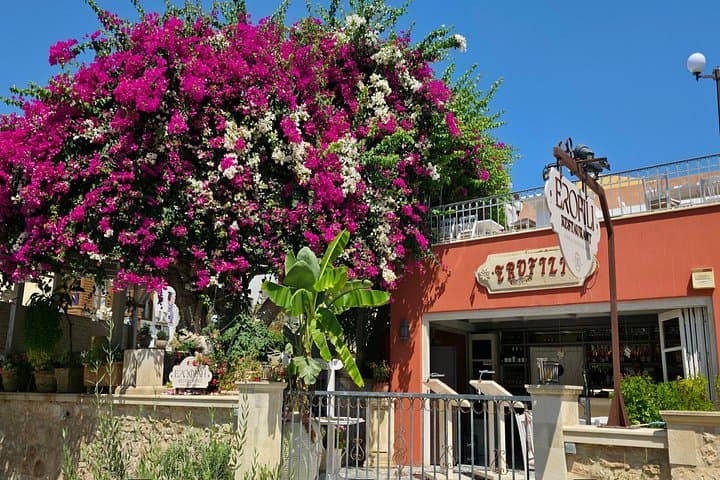 Melidoni & Sfendoni Caves, Rethymno Old Town and Olive Oil Tasting photo 2