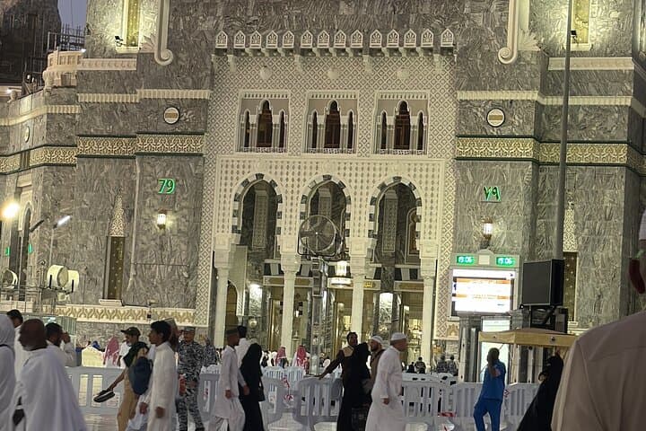 Private Umrah Guide in Makkah: Step-by-Step Pilgrimage at Masjid al-Haram photo 3