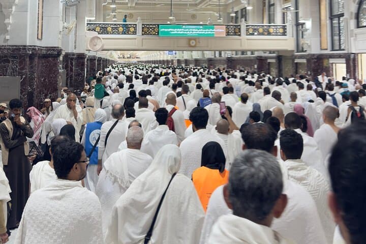 Private Umrah Guide in Makkah: Step-by-Step Pilgrimage at Masjid al-Haram photo 5