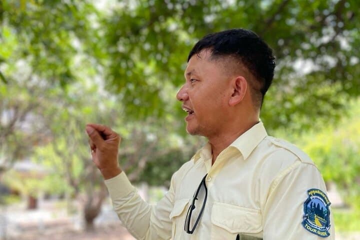 Private Phnom Penh Full-Day Tour — Royal Palace, Wat Ounalom & Killing Fields photo 6