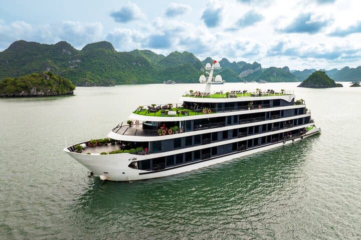 Venus Cruise: 2-Day Halong & Lan Ha Bay Overnight with Pool and Kayaking