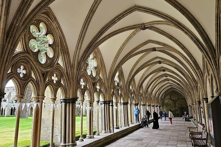 Private Southampton to Stonehenge and Salisbury Cathedral: Luxury Day Tour photo 4