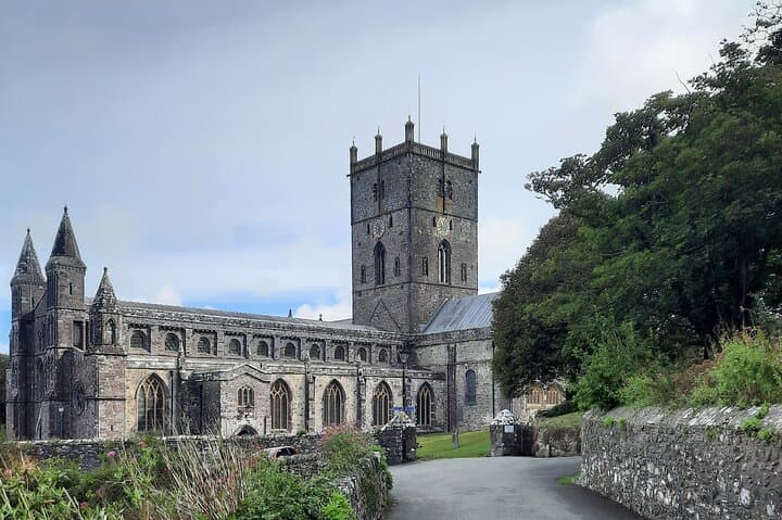 St Davids City and Coastal Path Guided Walk — Cathedral, St Non’s & Porthclais photo 2