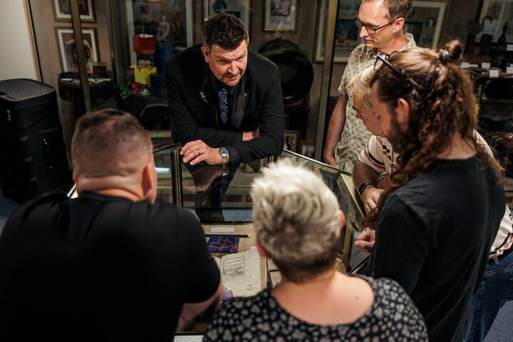 Inside The Magic Circle: Exclusive Tour of London's Legendary Magicians photo 3