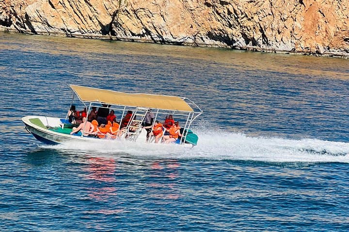 Musandam Dibba Day Cruise: Fjords, Snorkel and Dhow Lunch from Dubai photo 4