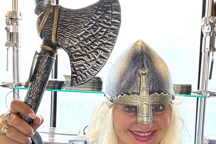 Ålesund Private Tour: Viking Islands, Art Nouveau Views & Coastal Lighthouses