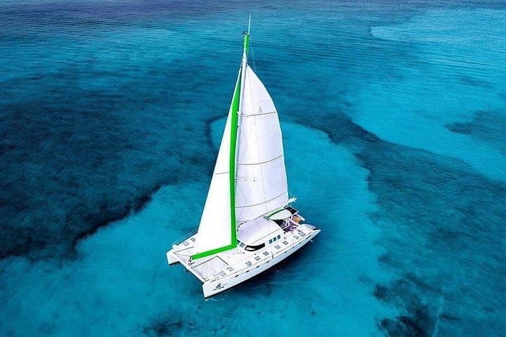 Catamaran to Isla Mujeres: Snorkel, Spinnaker & Beach Club Lunch photo 4
