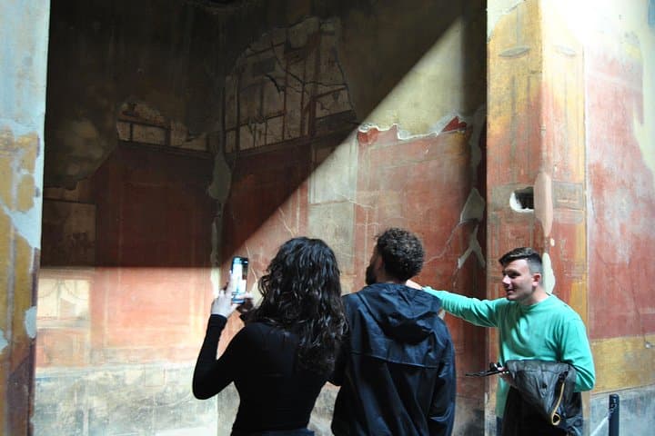 Exploring Pompeii Archaeological Park: Guided Tour of Roman Streets and Ruins photo 2