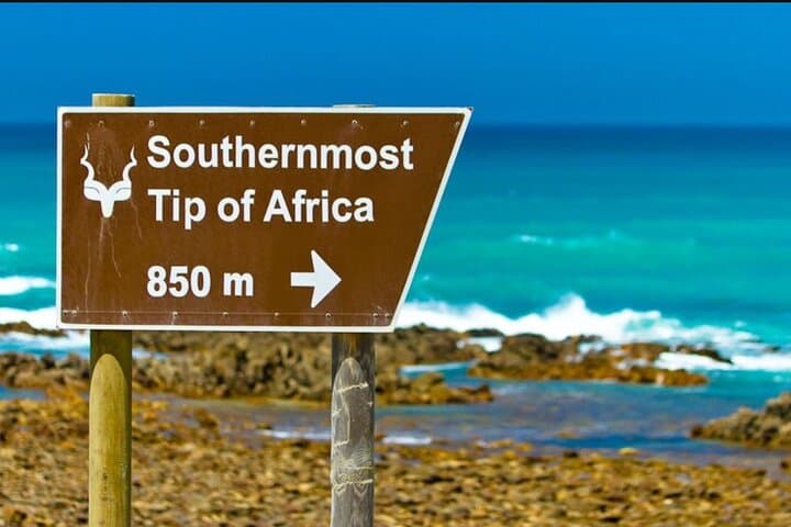 Cape Agulhas and Hermanus Day Tour: Southern Tip, Penguins & Wine photo 5