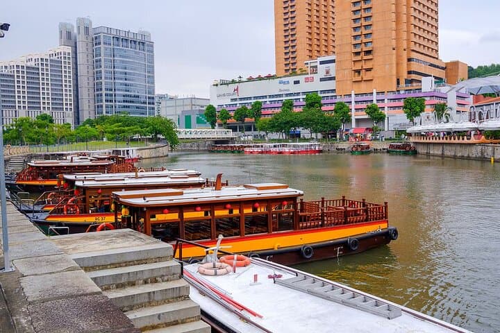 Singapore River Cruise: Scenic Journey Through Modern History photo 5