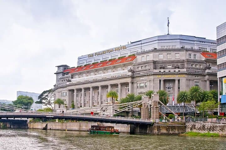 Singapore River Cruise: Scenic Journey Through Modern History photo 3
