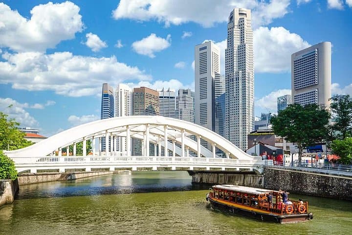 Singapore River Sightseeing Cruise — 40‑Minute Heritage Bumboat from Clarke Quay photo 1