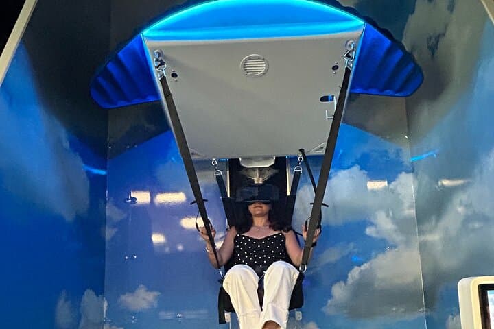 Niagara Virtual Parasailing VR Experience at Rainbow Air — Fly Over Niagara Falls photo 5