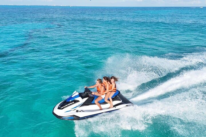 Parasailing and Jet Ski Combo in Cancun: Fly 260 ft Above the Caribbean and Race Along Isla Mujeres photo 6