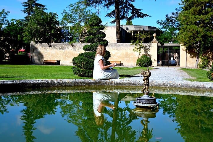Private Photography Session in Aix-en-Provence — Fountains, Alleys & Market Portraits photo 3