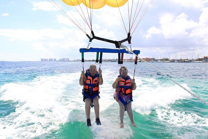 Parasailing and Jet Ski Combo over Cancun Bay — 260‑ft Flight & 30‑Minute Ride photo 3