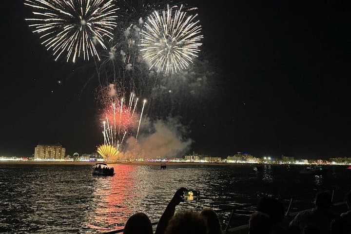 Ring in the New Year Aboard the Sea Rocket: Fort Lauderdale Fireworks Cruise photo 1
