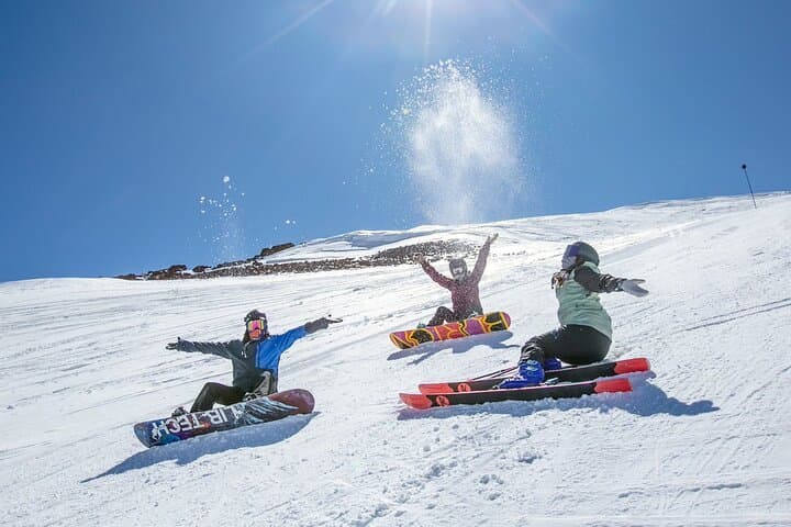 Ski El Colorado: Full-Day Ski Trip from Santiago with Transfers & Lessons