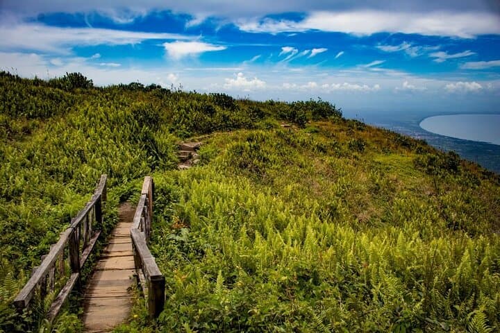 Mombacho Adventure: Hiking the Cloud Forest and Zipline Canopy near Granada photo 2