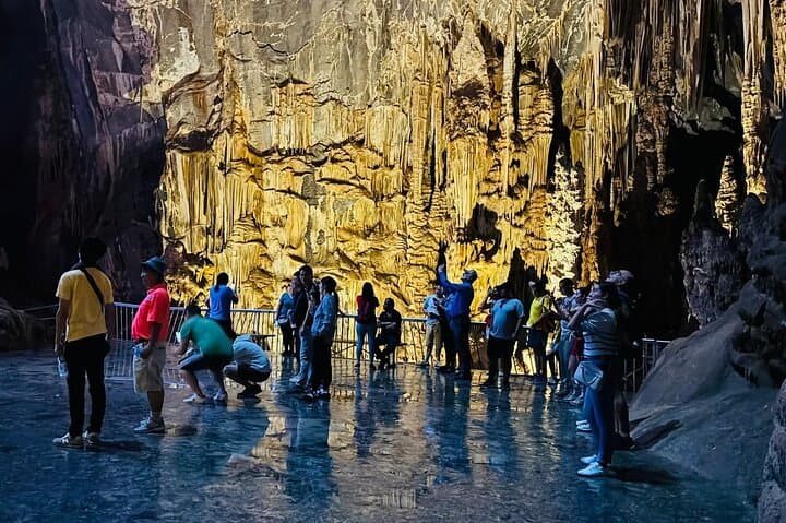 Garcia Grottoes and Cable Car: Guided Cave Tour and Town Visit Near Monterrey