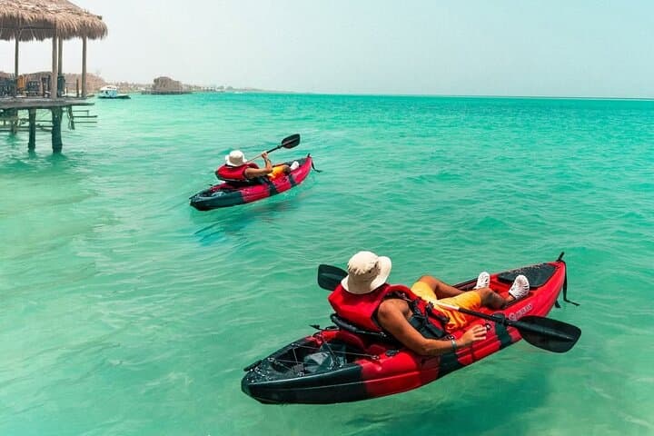 Jeddah Morning Kayak Adventure: Paddle to a Secluded Red Sea Oasis photo 1