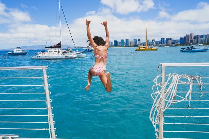 Waikiki Catamaran Turtle Snorkel Sail — Morning Cruise with Guaranteed Green Sea Turtles photo 5