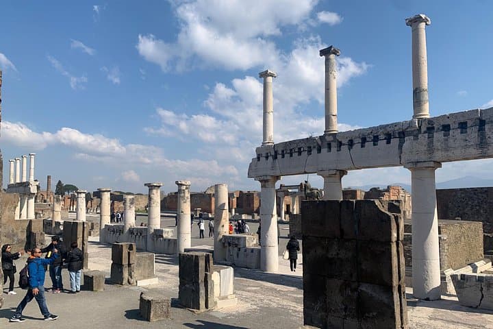 Exploring Pompeii Archaeological Park: Guided Tour of Roman Streets and Ruins photo 4