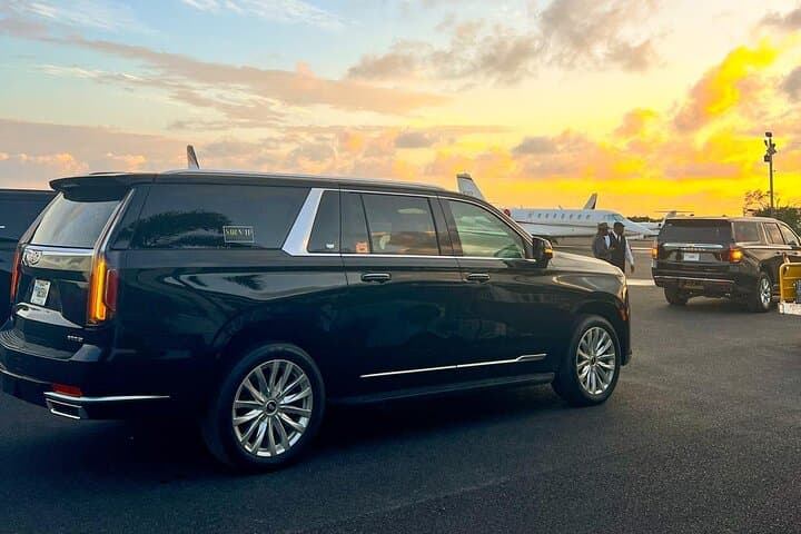 Private SUV Airport Transfer in Providenciales — Luxury Arrival in Turks and Caicos photo 2