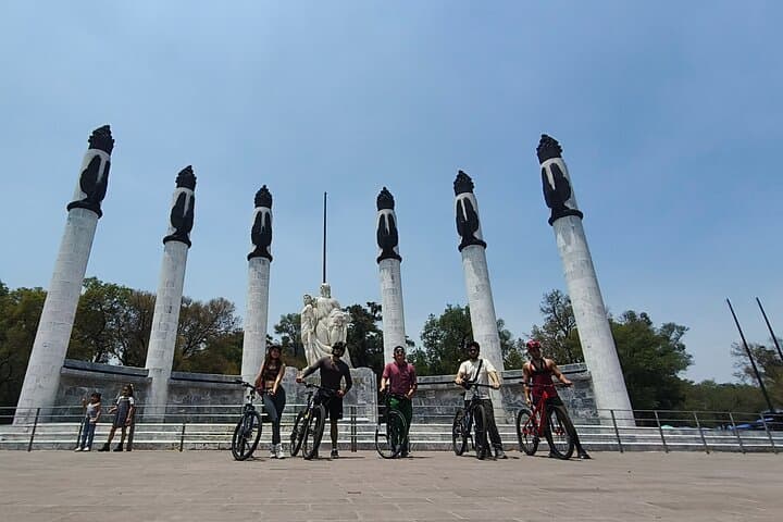 Guided Bike Tour of Chapultepec: Castle, Museums & Cable Car photo 3