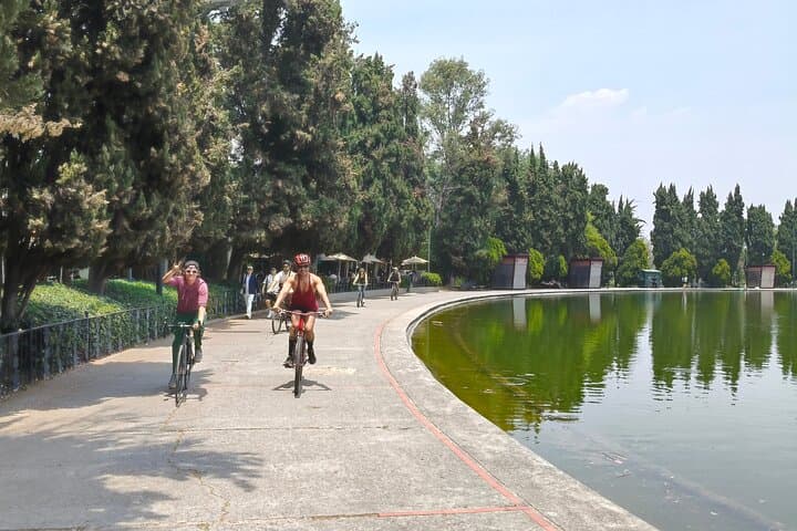 Guided Bike Tour of Chapultepec: Castle, Museums & Cable Car photo 5