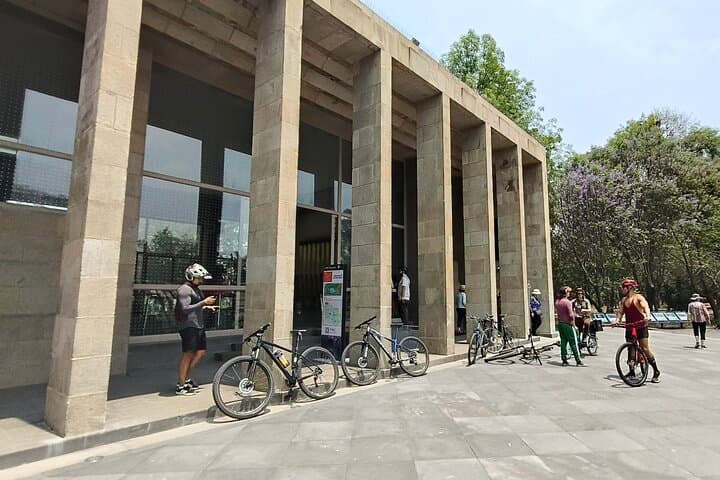 Guided Bike Tour of Chapultepec: Castle, Museums & Cable Car photo 6