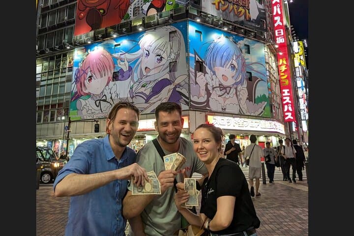 Shinjuku Night Tour & Pachinko: Backstreet Walk and Retro Gaming in Tokyo photo 2