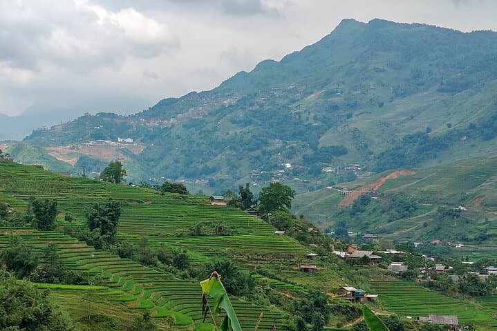 Sapa Private 2-Day Waterfalls, Villages & Hidden-Gems Tour photo 4