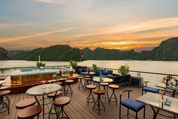 Lan Ha & Ha Long Bay: 2-Day Luxury Cruise with Private Balcony and Kayaking photo 5