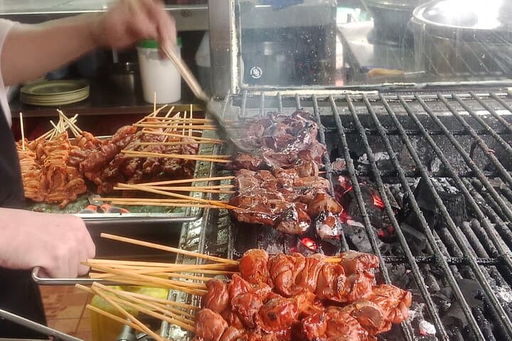 Manila Street Food Tour: Authentic Philippine Street Eats and Night Market Crawl photo 4