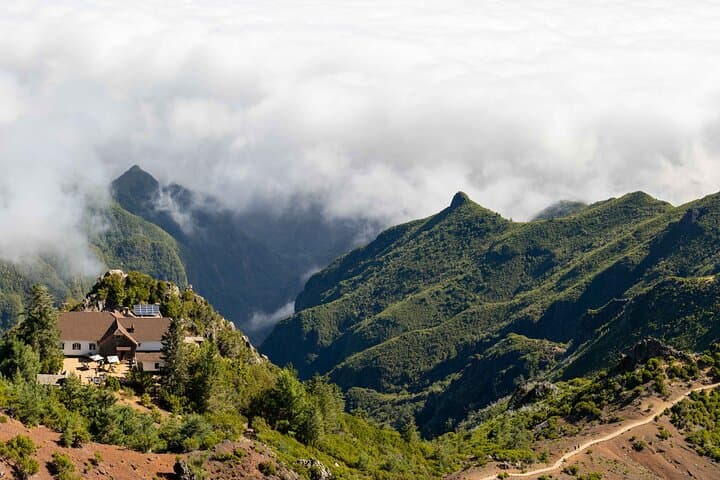 Pico Ruivo via Achada do Teixeira (PR1.2) — Madeira’s High Ridge Hike