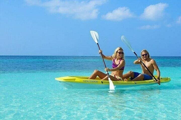 Paddling Port City: Hour-Long Canoe Tour Along Colombo's Coastal Edge photo 2