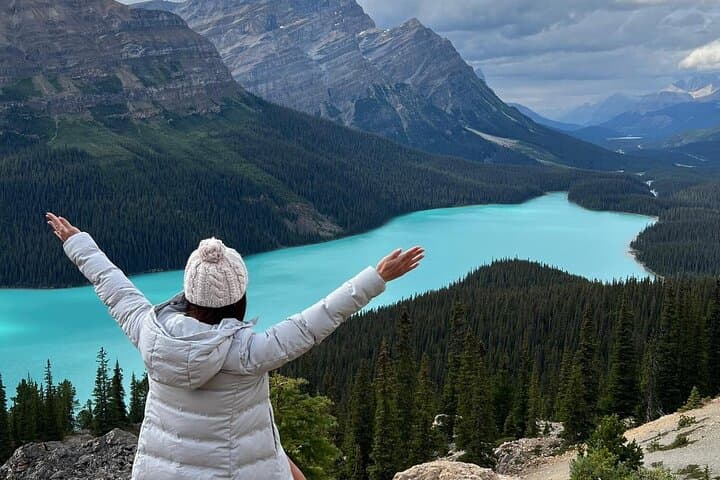 Full-Day Rockies Tour: Lake Louise, Johnston Canyon, Emerald & Peyto Lake