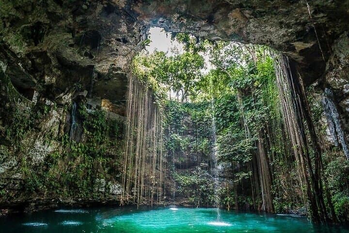 Chichen Itza Deluxe: Cenotes Ik-Kil & Suytun Day Tour from Cancun