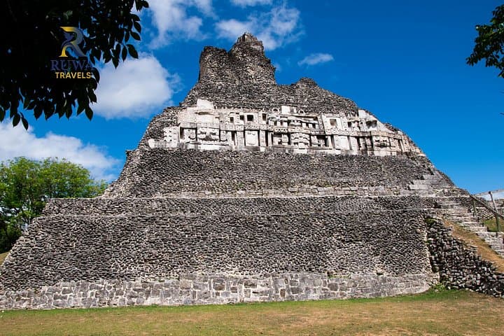 Xunantunich and Cave Tubing Combo: Maya Pyramids and Underground Rivers from San Ignacio