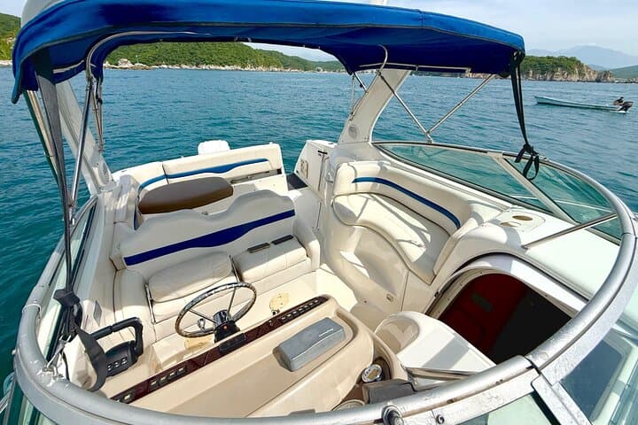 Sail the Bays of Huatulco: 7-Hour Luxury Yacht Snorkel Cruise with Drinks photo 4
