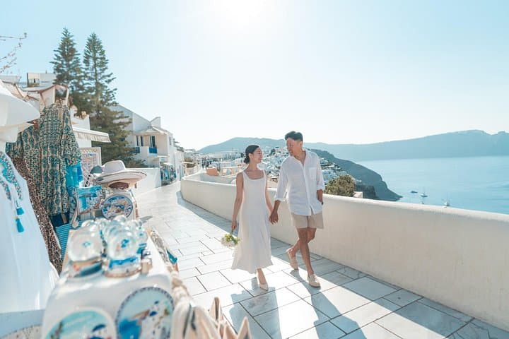 Oia Private Photography Session: Santorini Caldera Photoshoot photo 6