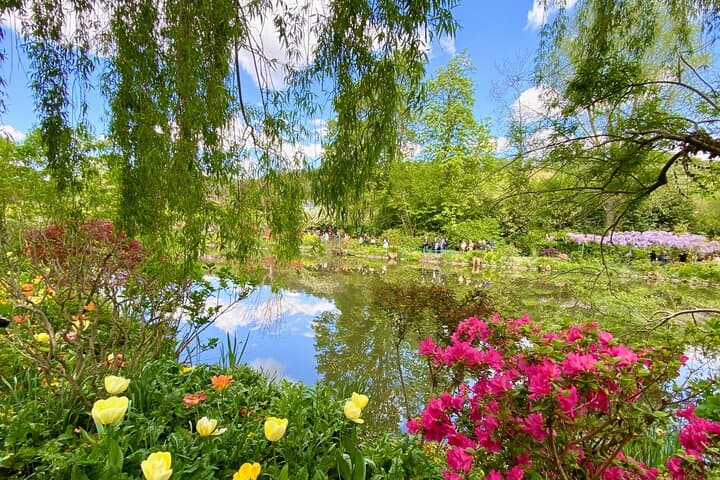 Giverny and Versailles in a Day: Small-Group Minivan Tour from Paris photo 2
