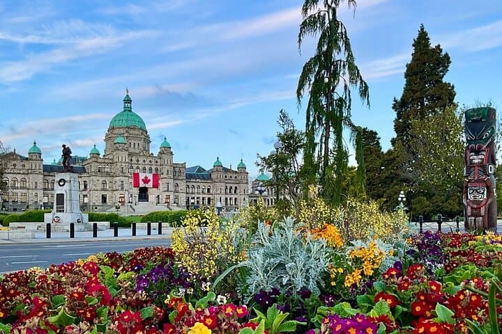 Private Butchart Gardens and Victoria City Tour — 4-Hour Luxury Sightseeing photo 4