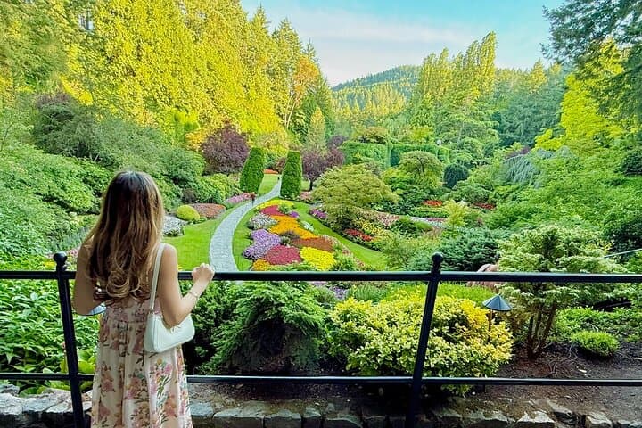 Private Butchart Gardens and Victoria City Tour — 4-Hour Luxury Sightseeing photo 1