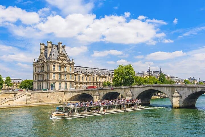 Seine River 1-Hour Sightseeing Cruise from Eiffel Tower — Paris Highlights by Boat photo 2