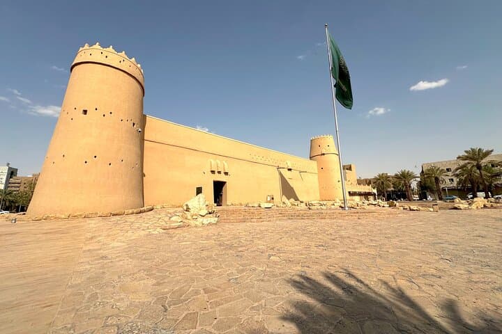 Riyadh Private Day Tour: Custom 4x4 Adventures to Edge of the World & City Highlights photo 5