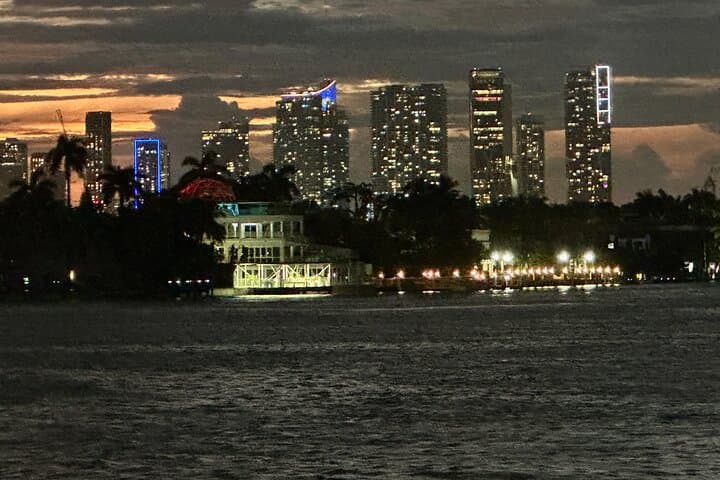 Miami Water Taxi: Skyline Boat Cruise Past Millionaire Mansions to South Beach photo 4